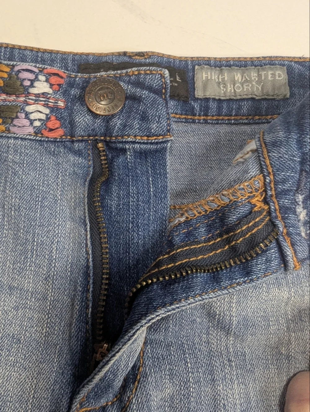 Aeropostale Women High Waisted Shorty Denim Shorts Embroidered Waist Size 2